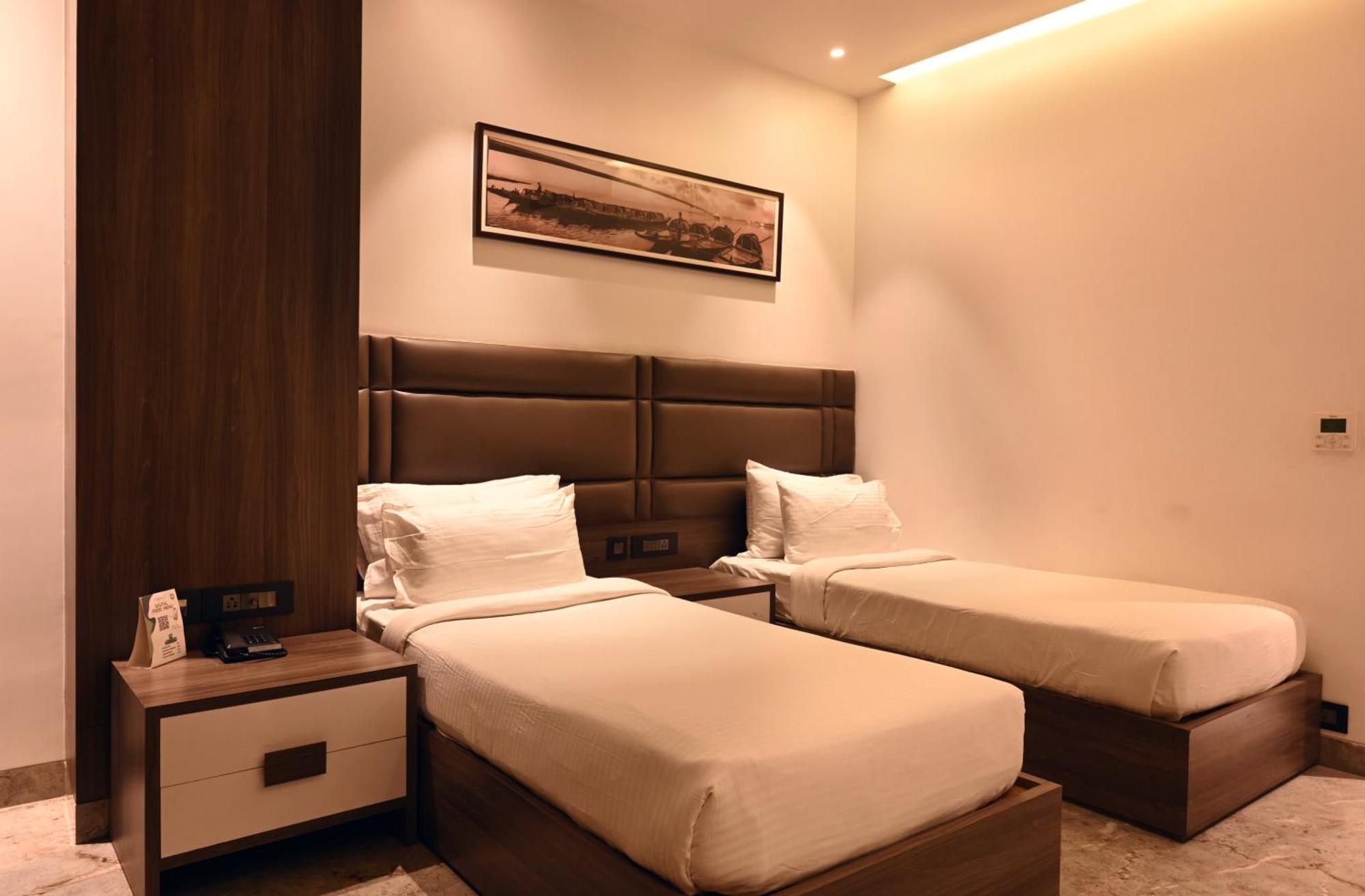 Econest Hotel Tarapith Bagian luar foto